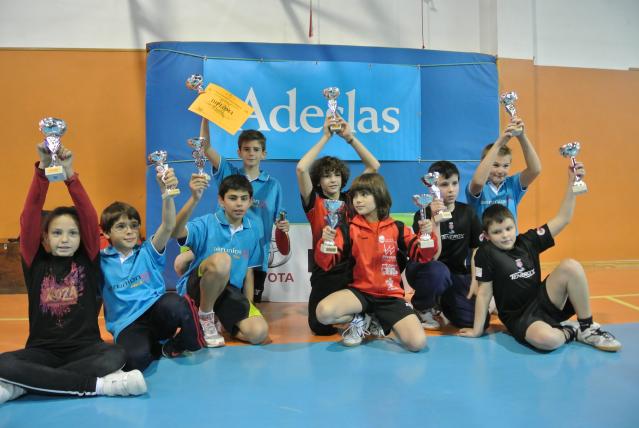 Éxito de participación del II Torneo de Navidad de Tenis de Mesa de Boadilla