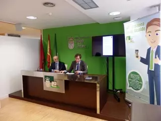 El alcalde de Boadilla “wasapeará” con sus vecinos