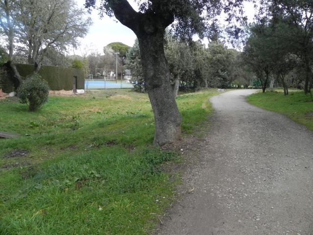 Alternativa por Boadilla solicita la iluminación de la travesía peatonal del Centro Comercial de Montepríncipe