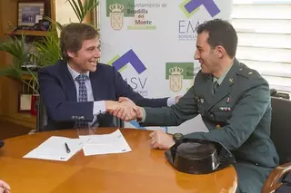 El Ayuntamiento pone a disposición de la Guardia Civil las primeras dos viviendas municipales en régimen de alquiler