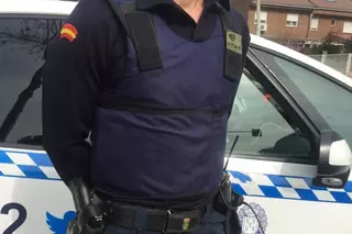 El Ayuntamiento dota de nuevos chalecos de protección a los agentes de la Policía Local de Boadilla