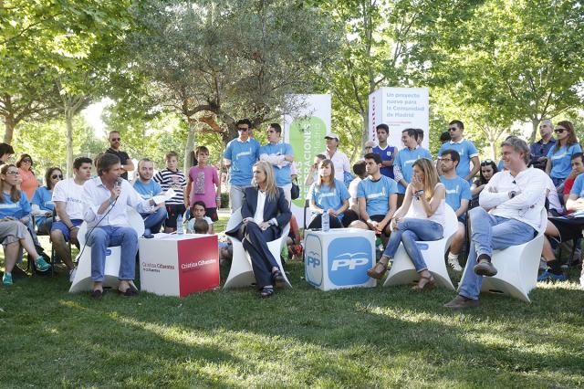 El Abono Transporte Joven comprometido por el PP rebaja un 56% los precios en la zona tarifaria de Boadilla