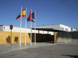 El AMPA del Teresa Berganza recoge firmas para decidir sobre la jornada escolar de sus hijos