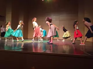 Las actuaciones de casi 140 niños han cerrado esta semana el curso de la Escuela Municipal de Danza