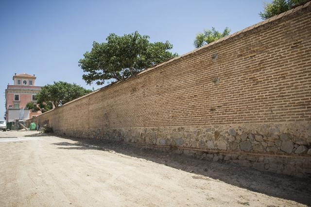Las obras de rehabilitación del muro perimetral del Palacio ya han comenzado