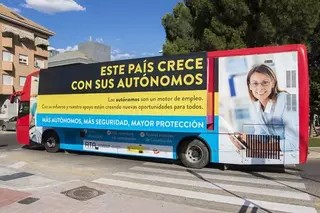 El "Autobús emprendedor" visita Boadilla para asesorar a los autónomos en materia de autoempleo