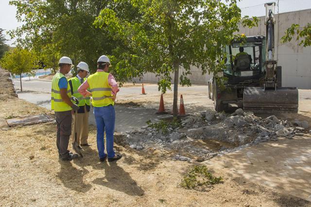 Avanzan a buen ritmo las obras de reordenación del entorno del Complejo Deportivo Condesa de Chinchón