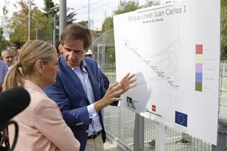 La presidenta de la Comunidad de Madrid inaugura en Boadilla el Parque Lineal Juan Carlos I