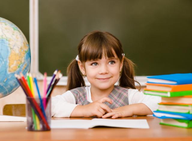 Boadilla duplica el importe de las becas para libros y material escolar al incluir a los centros privados