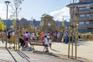 Cientos de vecinos participaron en la fiesta de inauguración del parque lineal Juan Carlos I