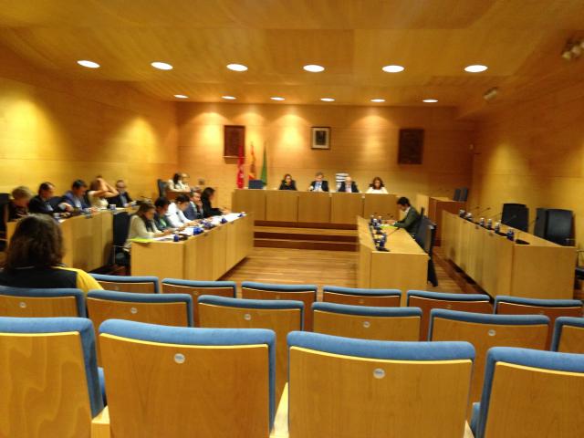 PSOE: "Los grupos de la oposición abandonan el Pleno de Boadilla por la censura del Alcalde"