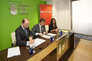El Ayuntamiento y el Banco Santander colaboran para ayudar a dinamizar el comercio y crear empleo