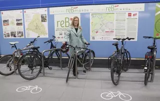 La estación de Colonia Jardín estrena 'aparcabicis'