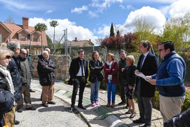 Obras de acondicionamiento e iluminación de las pistas deportivas de Valdecabañas