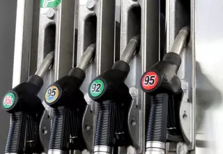 Izquierda Unida propone nuevas medidas a incluir en una futura ordenanza sobre gasolineras