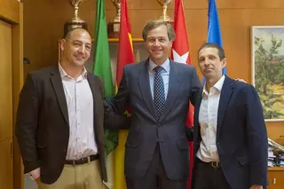"Una brazada, un céntimo", 24 horas nadando para facilitar la práctica de deporte a niños con dificultades