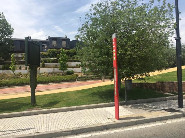 PSOE: "Muchas paradas de autobús en Boadilla carecen de marquesinas"