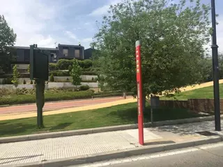 PSOE: "Muchas paradas de autobús en Boadilla carecen de marquesinas"