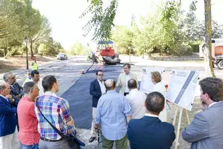 La Operación Asfalto 2016 cubrirá 61.000 m2 en seis urbanizaciones y la zona de Sectores