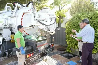 Limpieza integral del alcantarillado de la urbanización Olivar de Mirabal