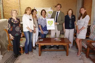 El Ayuntamiento dona los muebles antiguos del Centro de Mayores a Boadilla Solidaria para su venta a beneficio de Cáritas