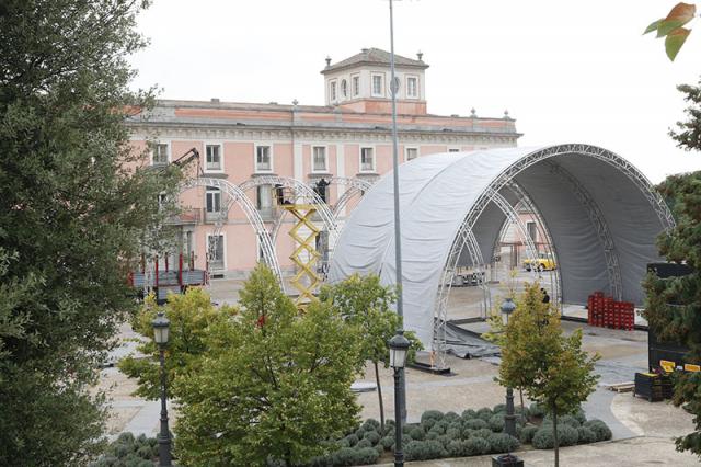 Boadilla instala un hangar de 1.000 m2 para celebrar este fin de semana la segunda edición del Mercado de Palacio