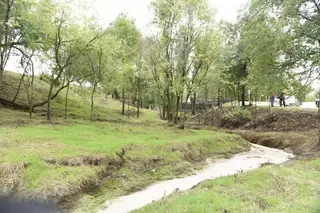 Continúan las tareas de limpieza y desbroce en los arroyos de Boadilla a su paso por la localidad