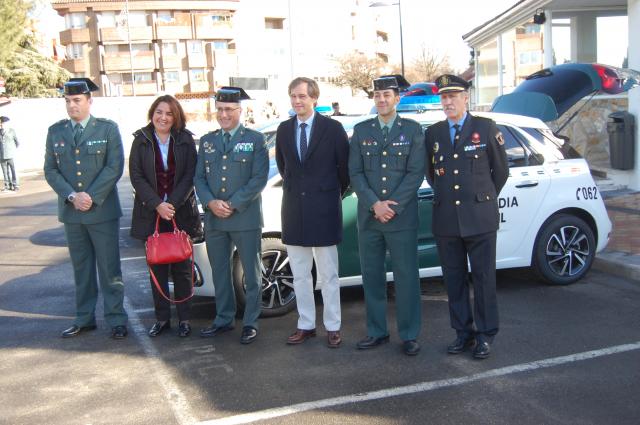 El Ayuntamiento entrega a la Guardia Civil dos vehículos nuevos para el cumplimiento de sus servicios en Boadilla