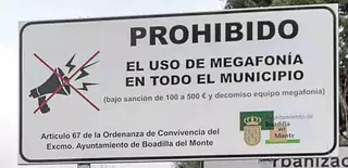 El Ayuntamiento ha instalado señales en varias zonas del municipio recordando la prohibición de usar megafonía en la vía pública