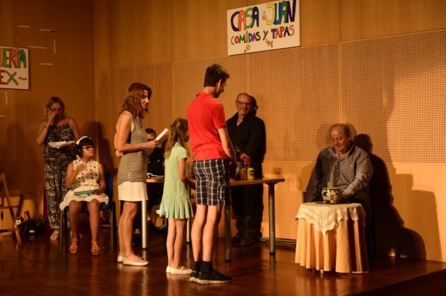 Los alumnos de las actividades de ocio para personas con diversidad funcional realizan una adaptación teatral de "Cuéntame cómo pasó" 

 