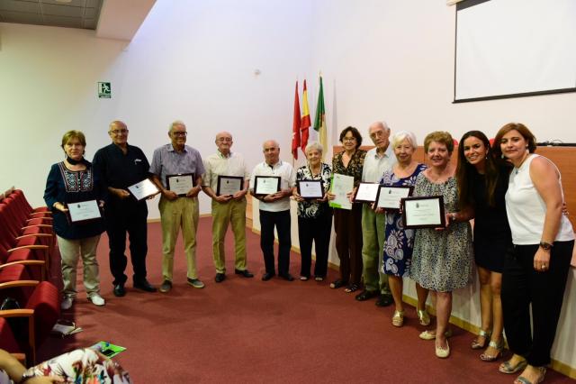 El Ayuntamiento reconoce la labor solidaria de 40 voluntarios de los proyectos sociales
