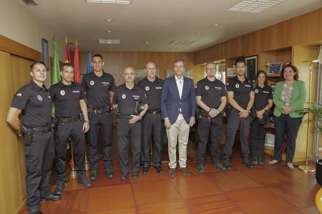 El Alcalde de Boadilla felicita a cinco agentes de la Policía Local por sus recientes ascensos