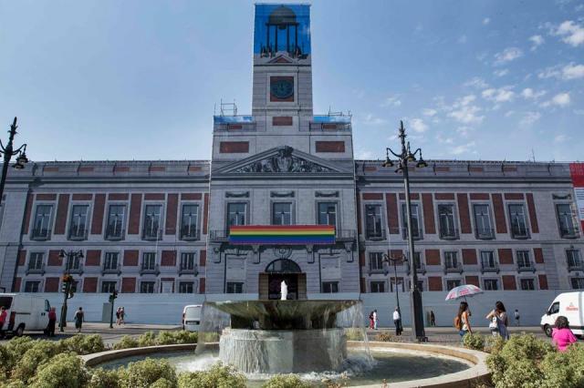 APB: "El PP se niega a colocar la bandera arco iris en la fachada del Ayuntamiento"