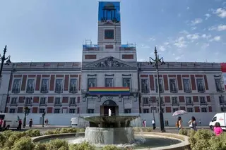 APB: "El PP se niega a colocar la bandera arco iris en la fachada del Ayuntamiento"