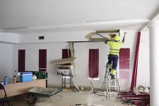 Obras de adecuación en el edificio de Asuntos Sociales de la calle Arco de Boadilla para ubicar allí el Banco de Alimentos