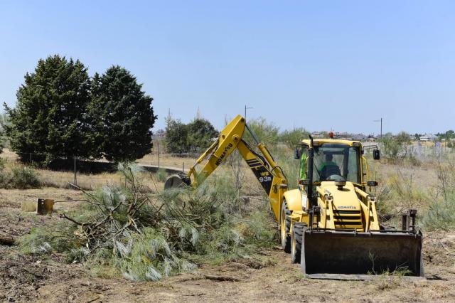 El Ayuntamiento prepara los terrenos para la creación de una nueva zona verde en Valdepastores