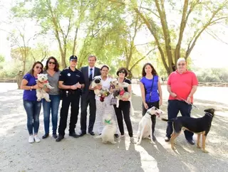 La Policía de Boadilla adquiere un lector de microchip de animales de compañía para hacer su identificación directamente