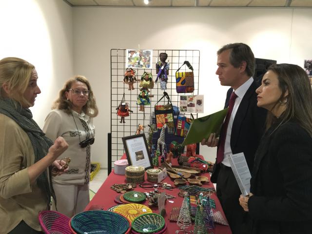 La Feria de Asociaciones de Acción Social refleja la intensa actividad de voluntariado de Boadilla