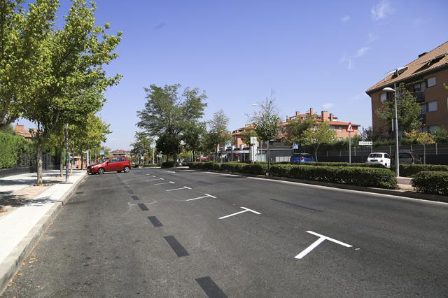 El aparcamiento en batería se extenderá a toda la avenida Infante D. Luis