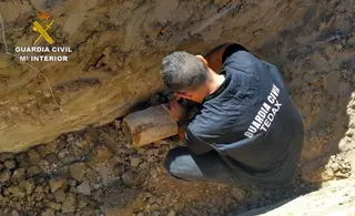 La Guardia Civil detona un obús de la Guerra en Parque Boadilla