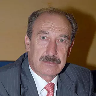 El Alcalde de Boadilla, Arturo González Panero, cesa al Concejal de Sanidad Francisco Sánchez Arranz