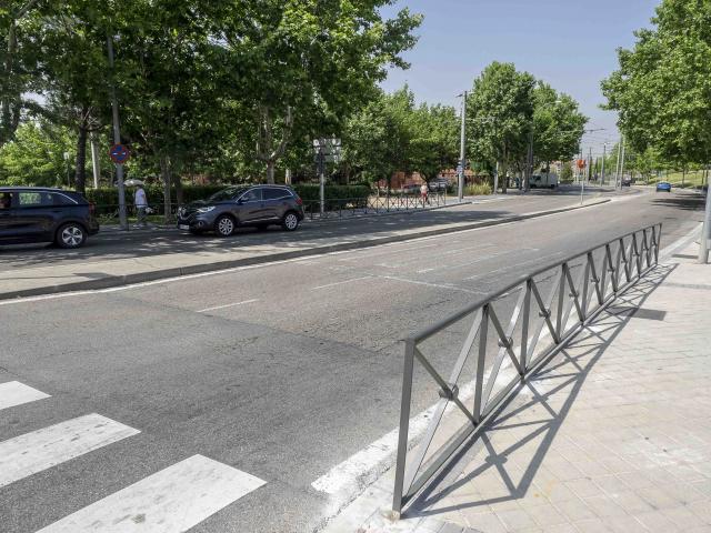 El Ayuntamiento instala vallas de seguridad para peatones en varias zonas del municipio