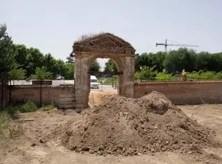 En marcha la rehabilitación de los muros y portones de acceso a las huertas del Palacio