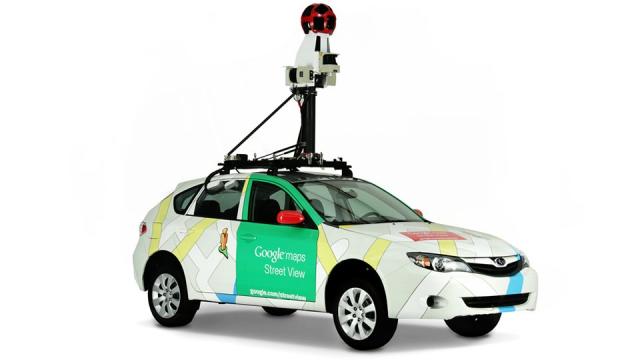 El coche de Google Maps recorre las calles de Boadilla