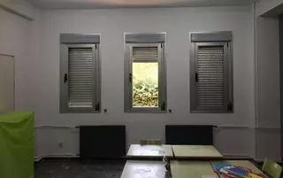 Las obras de mejora del CEIP José Bergamín incluyen la sustitución de todas las ventanas