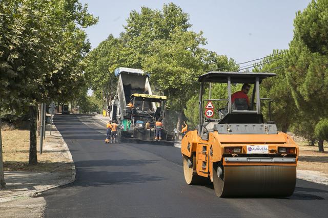 Continúa la Operación Asfalto que ya ha cubierto el 56% de la superficie prevista en Boadilla