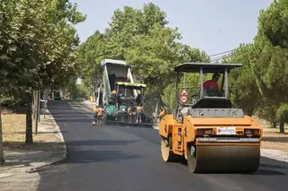 Continúa la Operación Asfalto que ya ha cubierto el 56% de la superficie prevista en Boadilla