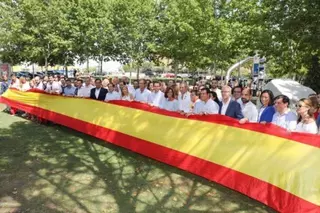 El PP de Boadilla anima a los vecinos a llenar los balcones de banderas de España en defensa de la unidad nacional