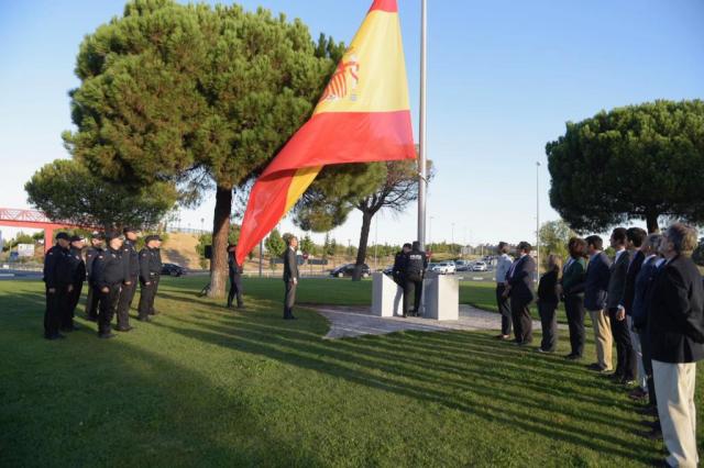 Boadilla defiende la unidad de España con un acto simbólico de izado de bandera