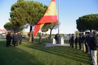 Boadilla defiende la unidad de España con un acto simbólico de izado de bandera